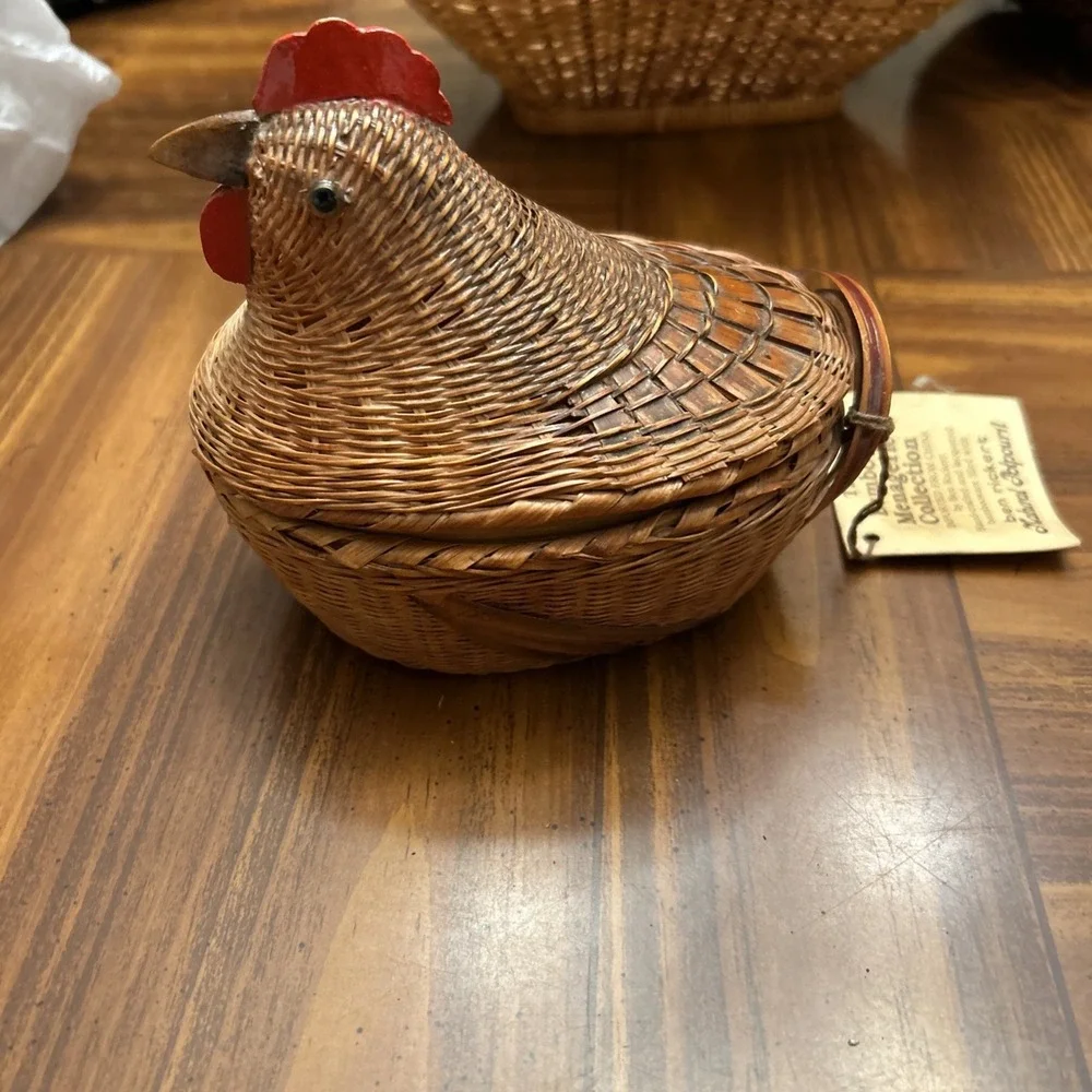 The Bamboo Menagerie Collection Ben Rickert Hen Basket Trinket‎